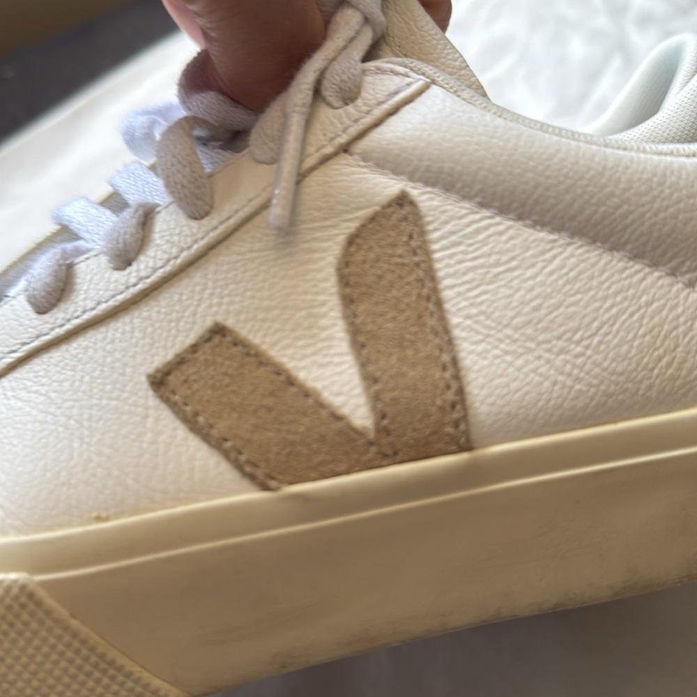 VEJA Women's Sneakers - Size: US-6/ EUR - 37 - Picture 13 of 17